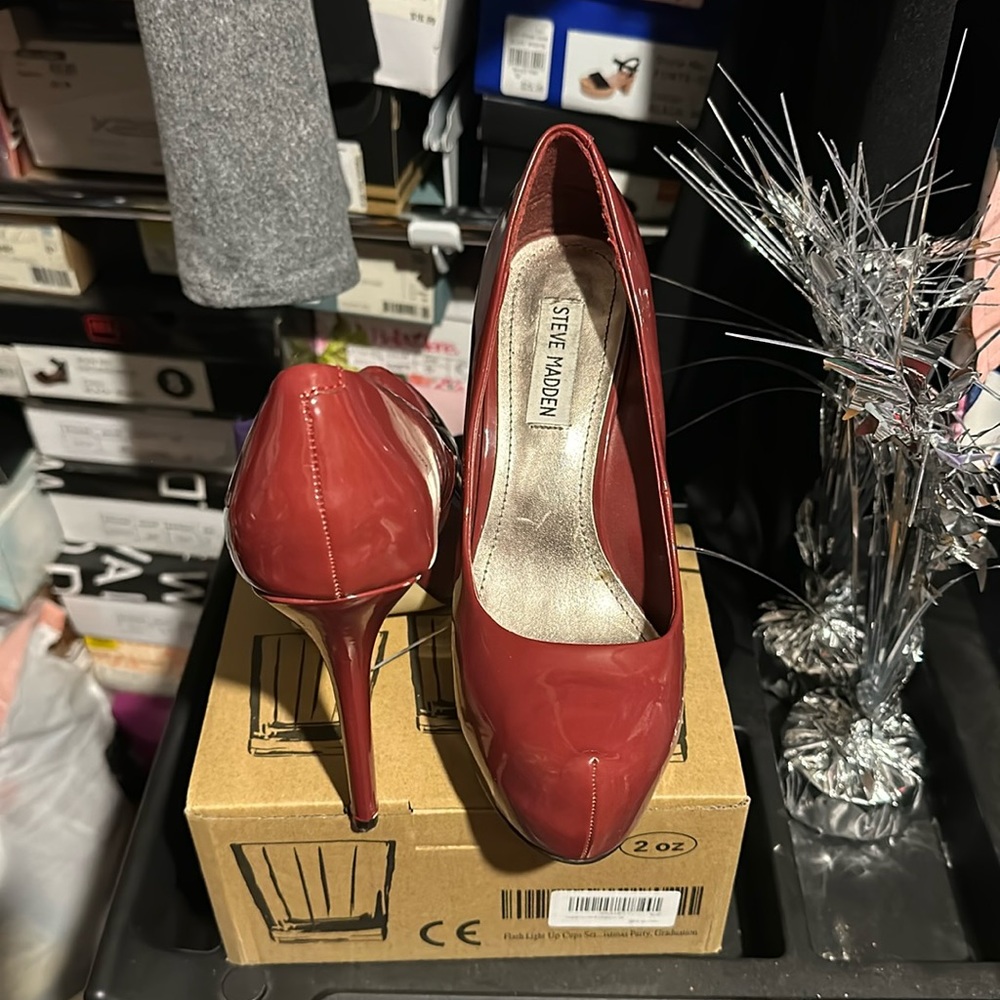 Steve Madden Burgundy heels